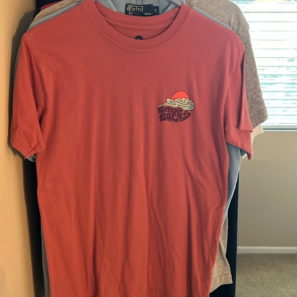 NATURE BACKS Tshirt size small